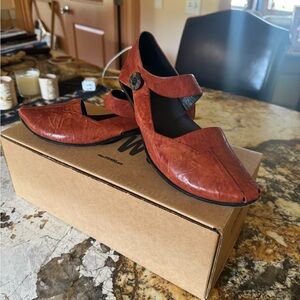 Authentic Leather, Made in USA, Cydwoq Resort 39